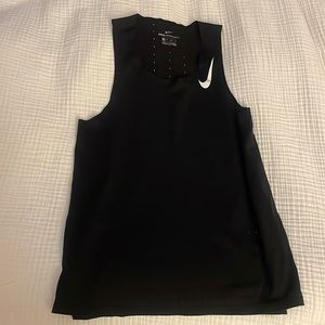 Nike aero swift tank sis xs